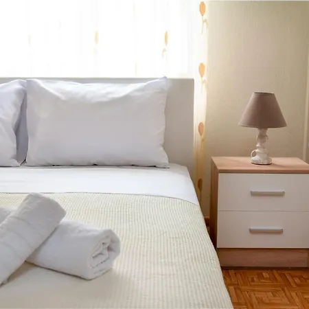 Pleasures House Apartment