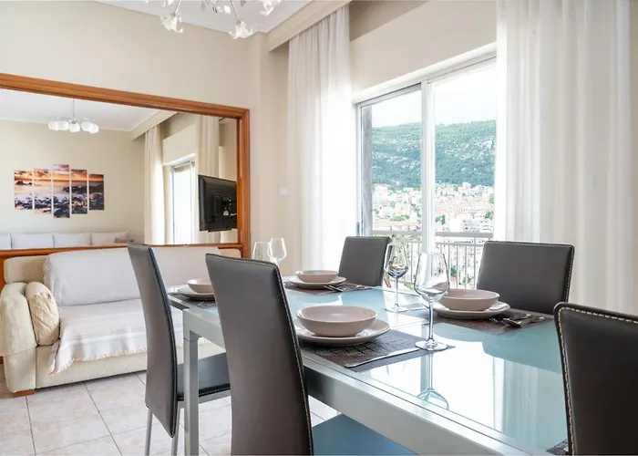 Pleasures House شقة كافالا